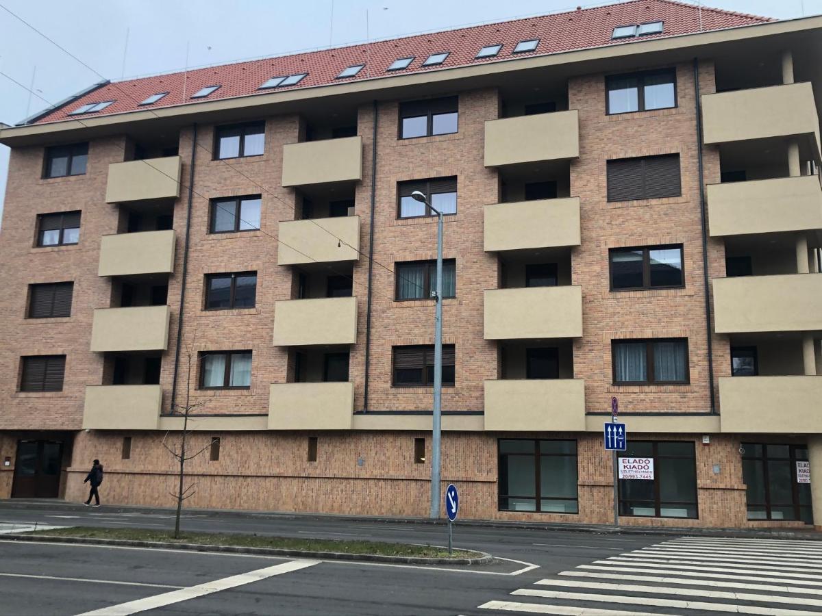 Diamond Apartman Debrecen Exterior foto